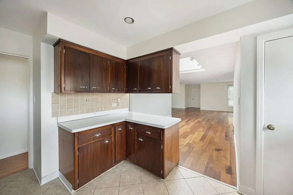 9200 Kedvale Avenue Skokie IL 60076