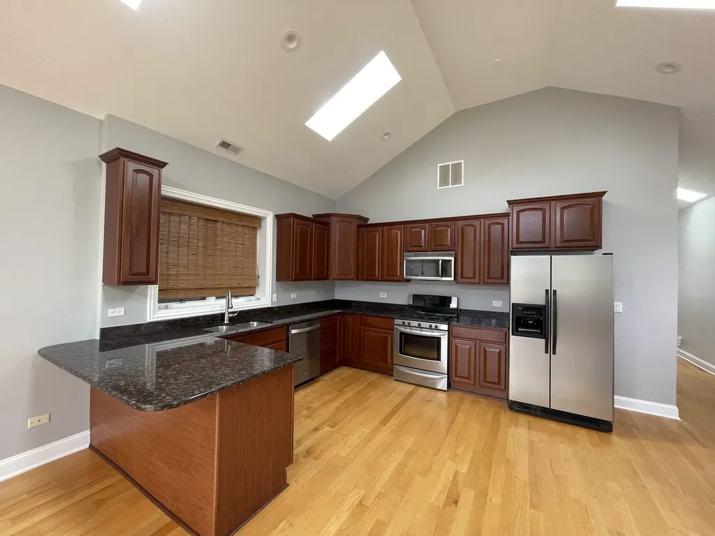 1532 North Campbell Avenue Chicago IL 60622