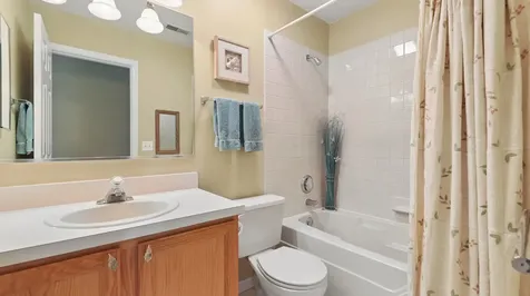 628 King Court East Dundee IL 60118