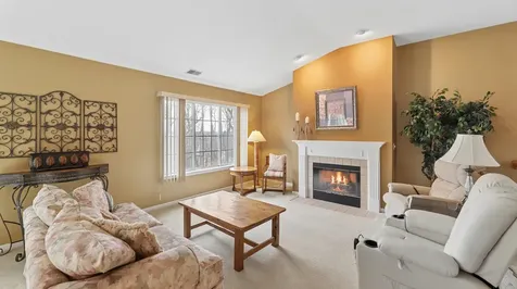 628 King Court East Dundee IL 60118