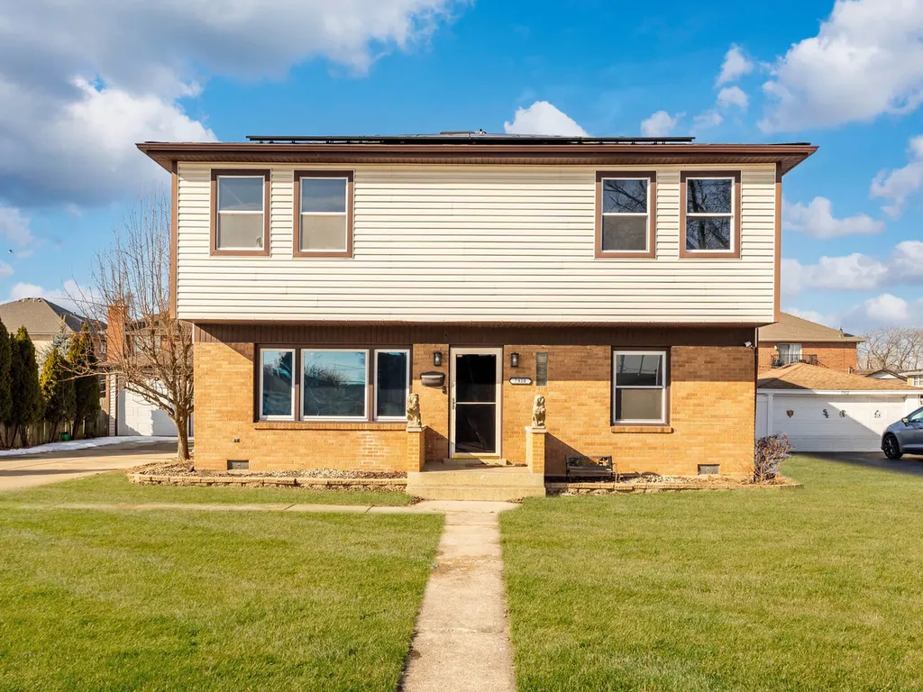7920 Natoma Avenue Burbank IL 60459