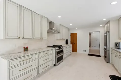 3623 Pebble Beach Road Northbrook IL 60062