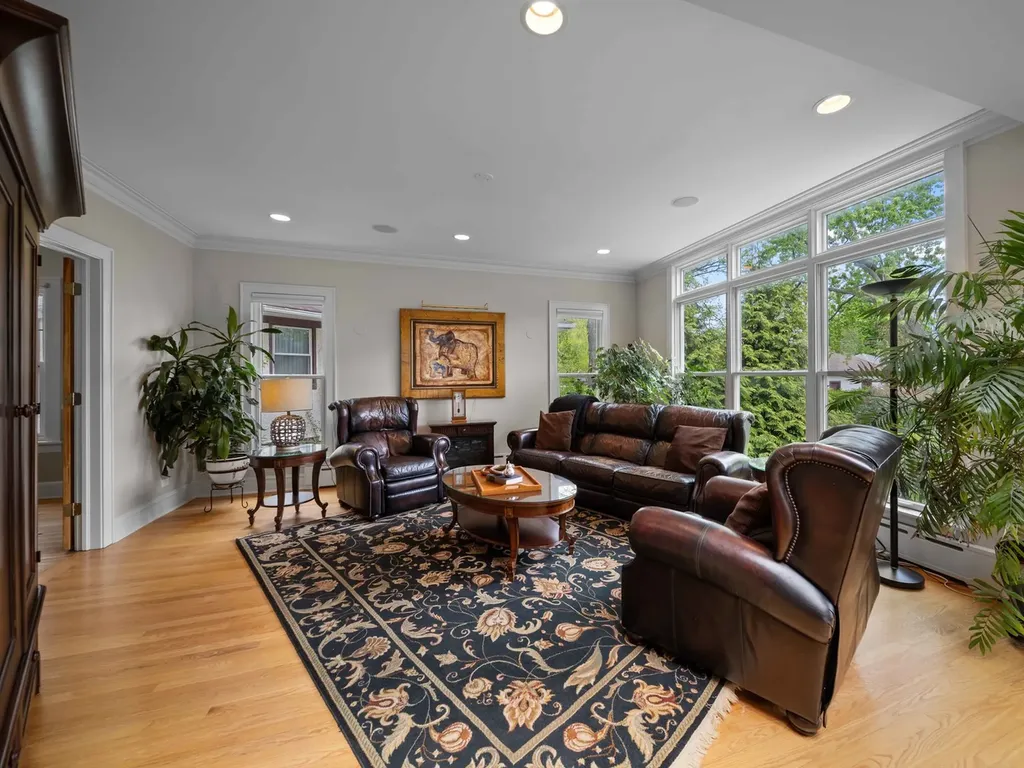 1115 Forest Avenue Wilmette IL 60091