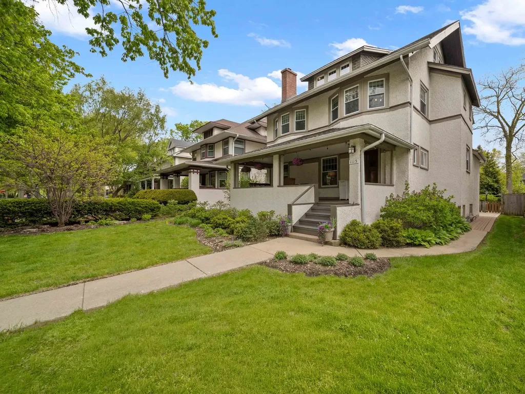 1115 Forest Avenue Wilmette IL 60091