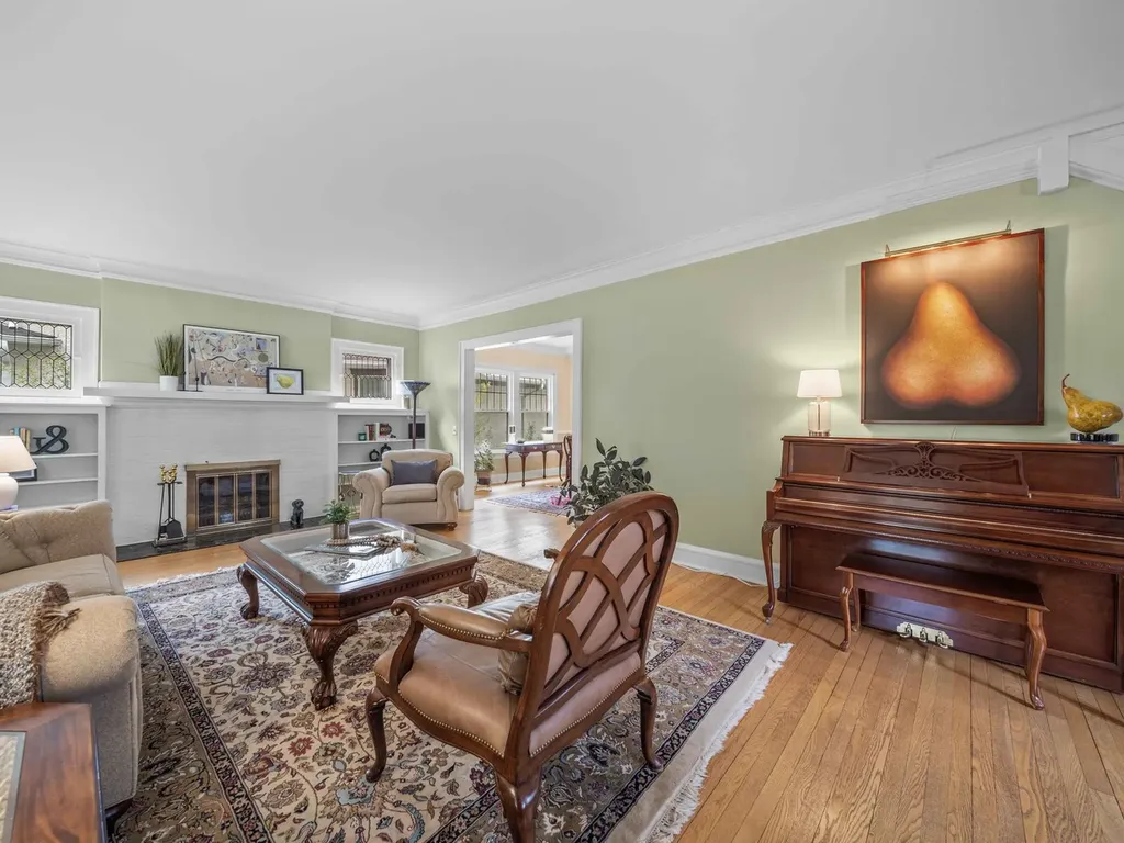 1115 Forest Avenue Wilmette IL 60091