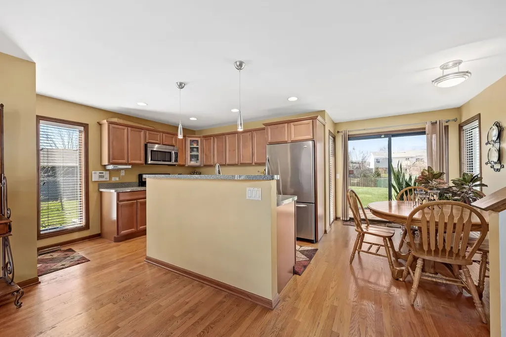325 Homewood Drive Bolingbrook IL 60440