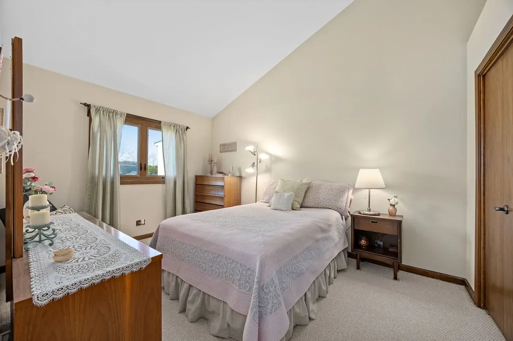 325 Homewood Drive Bolingbrook IL 60440