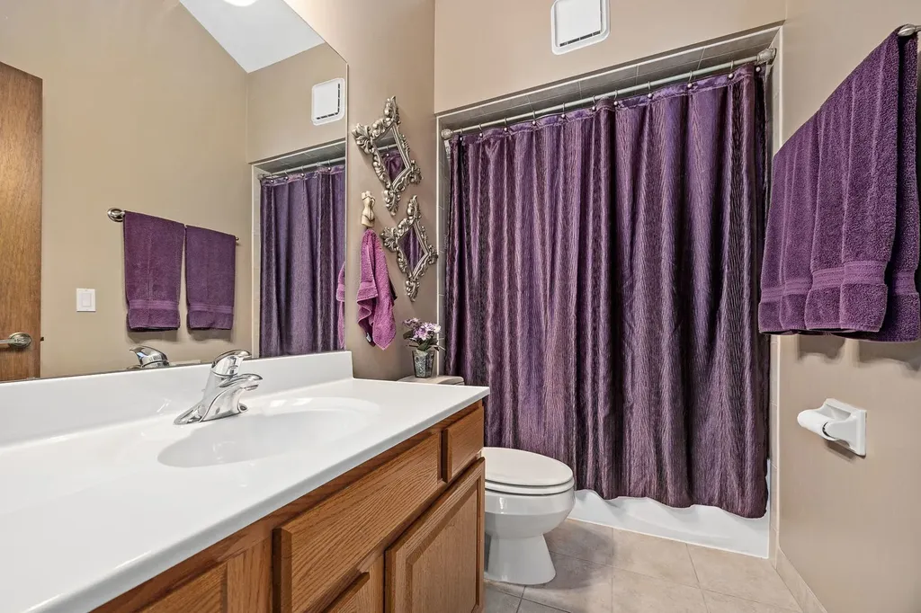 325 Homewood Drive Bolingbrook IL 60440