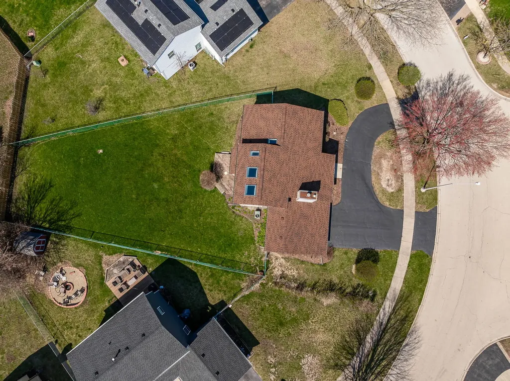 325 Homewood Drive Bolingbrook IL 60440