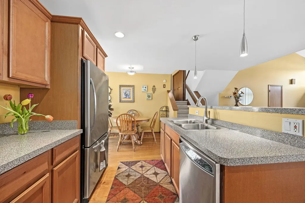 325 Homewood Drive Bolingbrook IL 60440