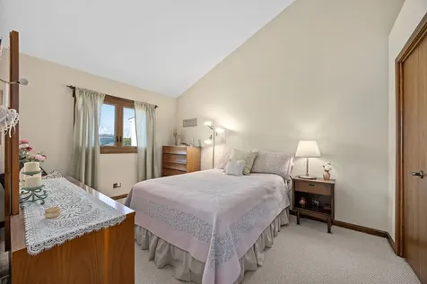 325 Homewood Drive Bolingbrook IL 60440