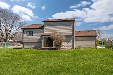 325 Homewood Drive Bolingbrook IL 60440