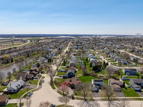 325 Homewood Drive Bolingbrook IL 60440
