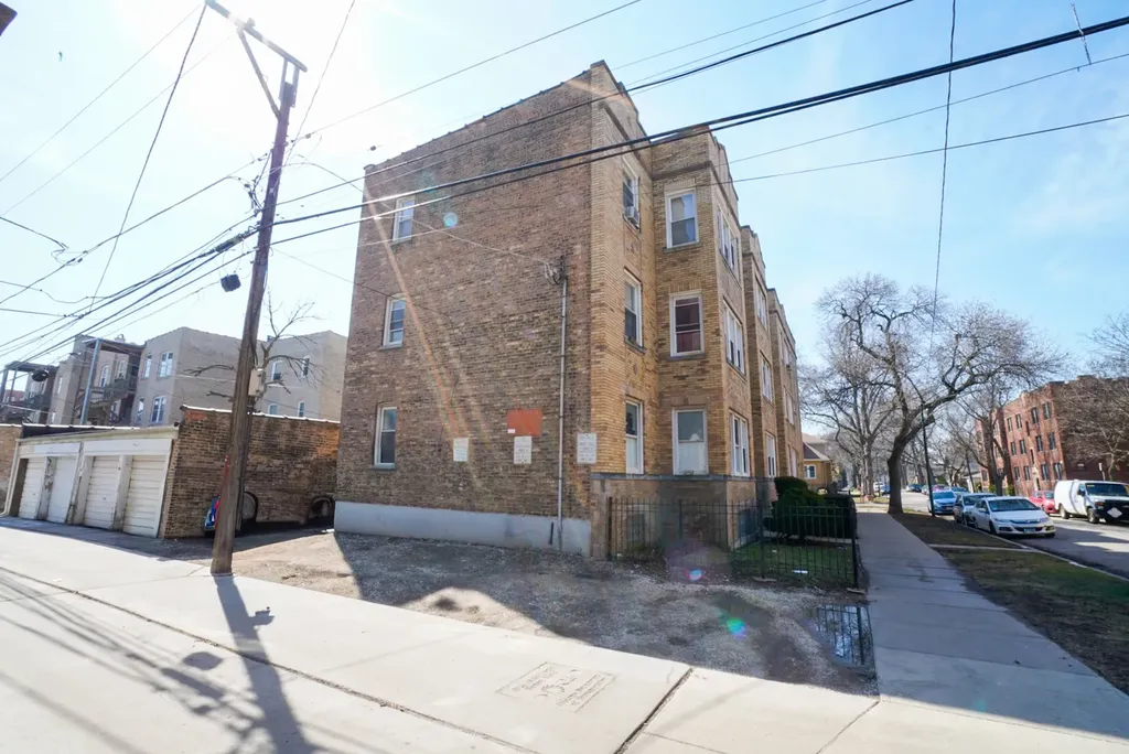 4457 North Central Park Avenue Chicago IL 60625
