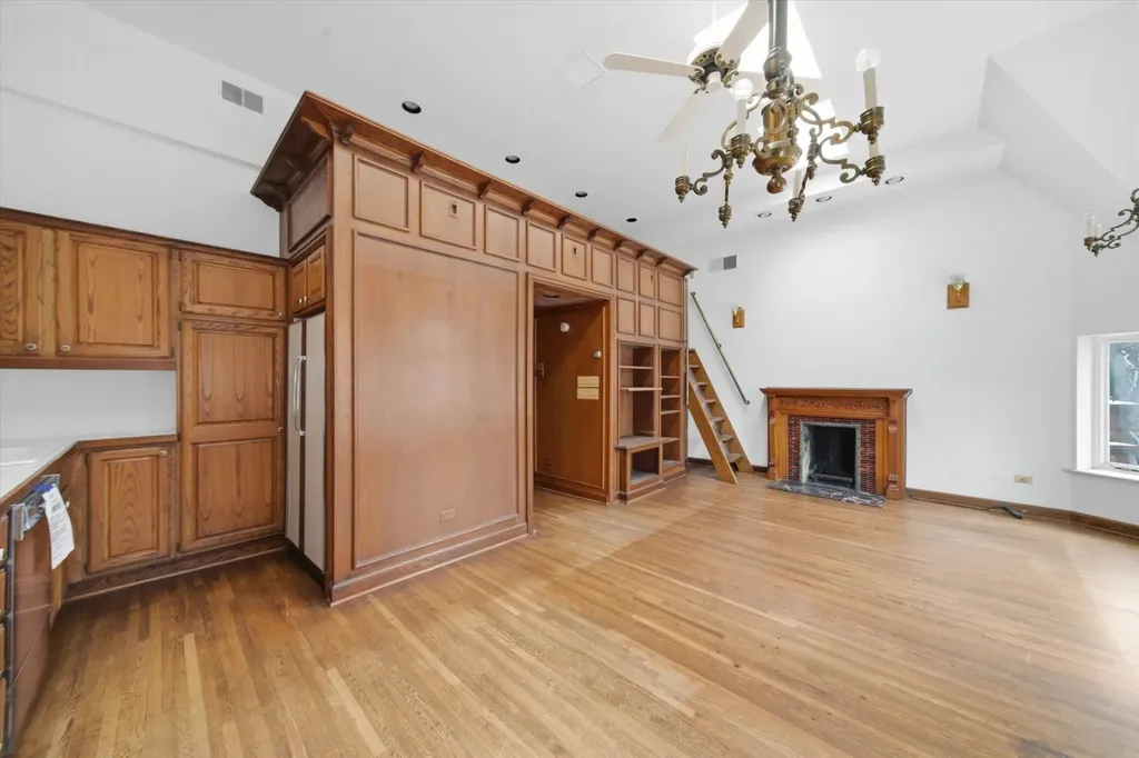 1517 North Dearborn Parkway Chicago IL 60610