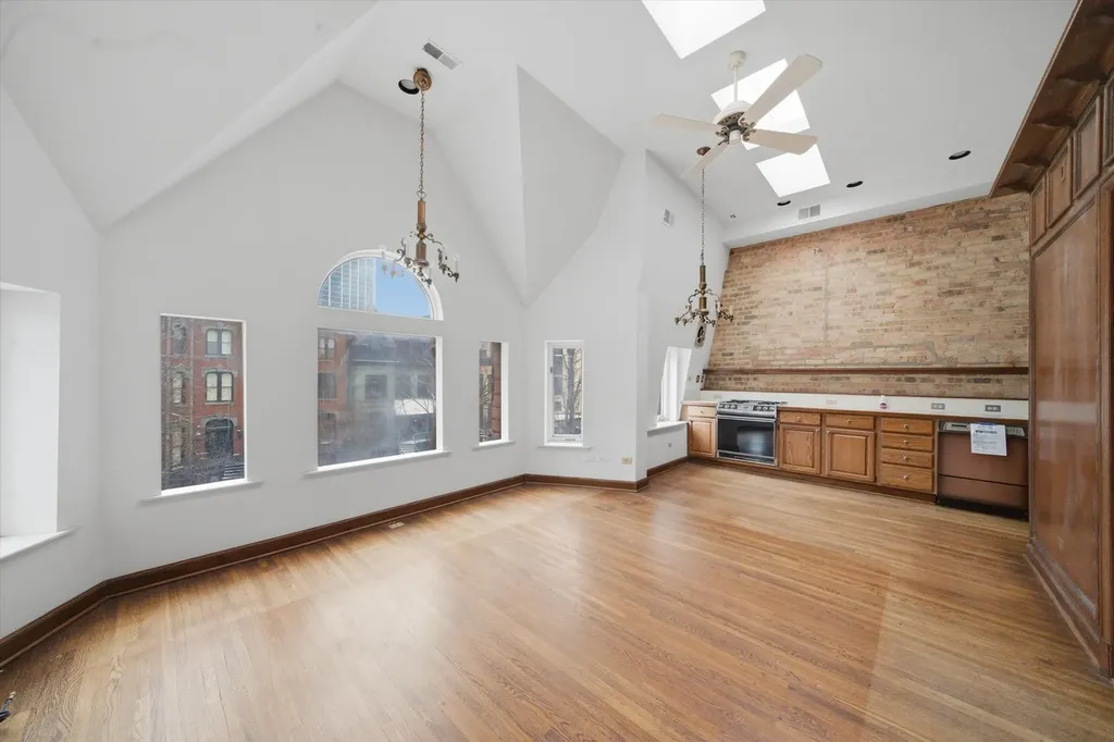 1517 North Dearborn Parkway Chicago IL 60610