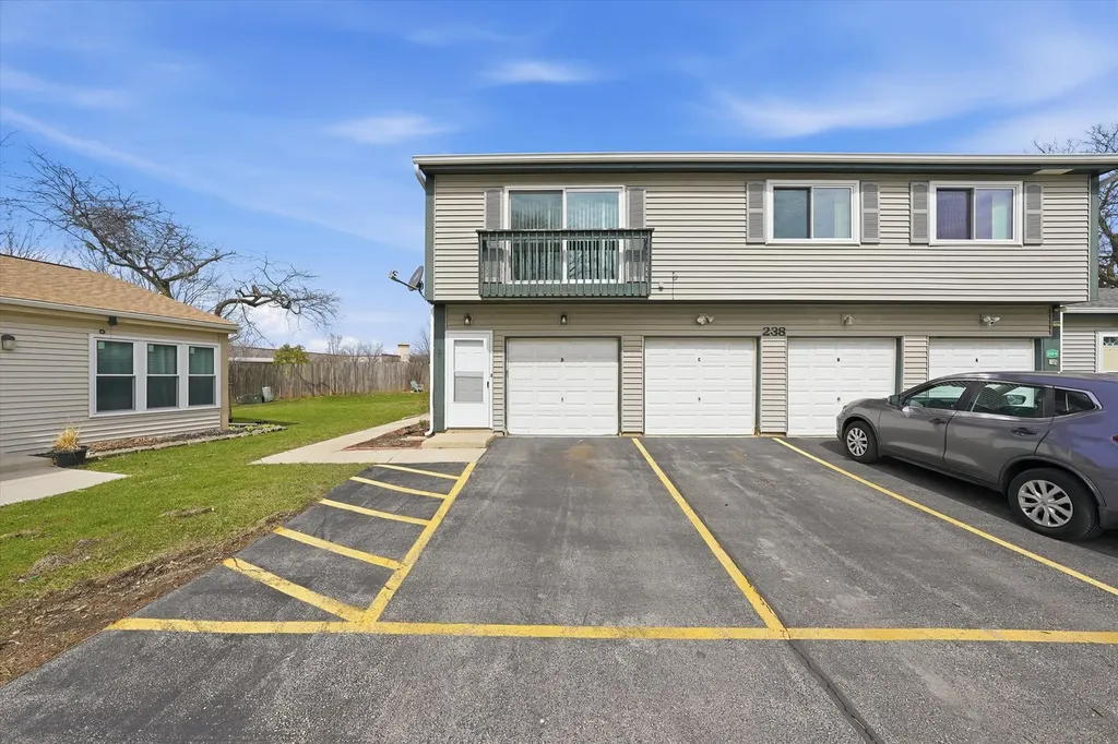 238 Algonquin Court Bolingbrook IL 60440