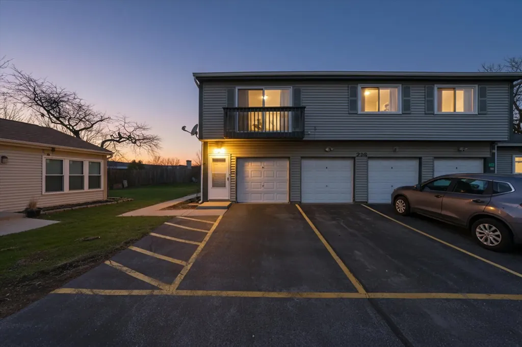 238 Algonquin Court Bolingbrook IL 60440