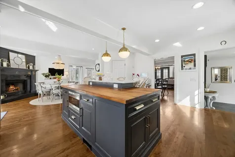 1903 Elmore Avenue Downers Grove IL 60515
