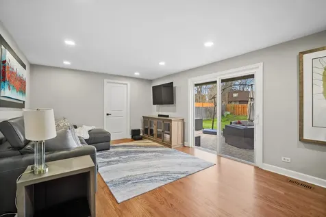 3122 Sandy Lane Glenview IL 60026