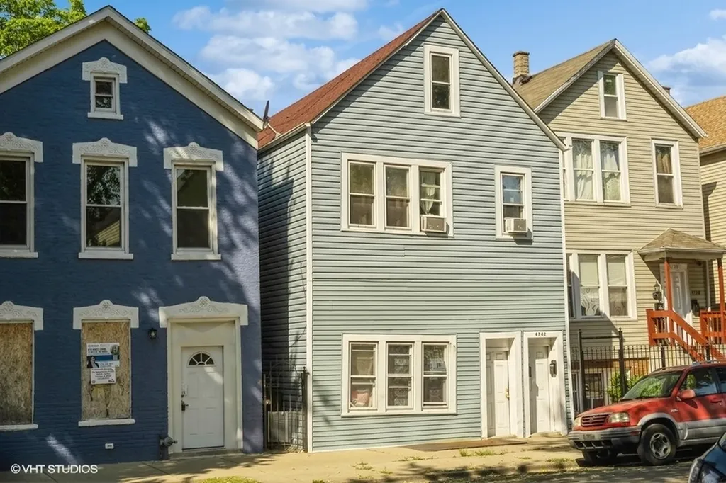 4742 South Loomis Boulevard Chicago IL 60609