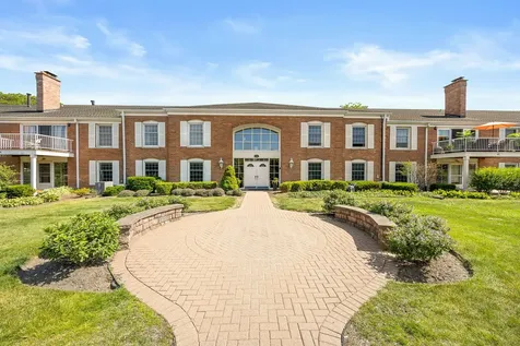 124 Carriage Way Drive Burr Ridge IL 60527