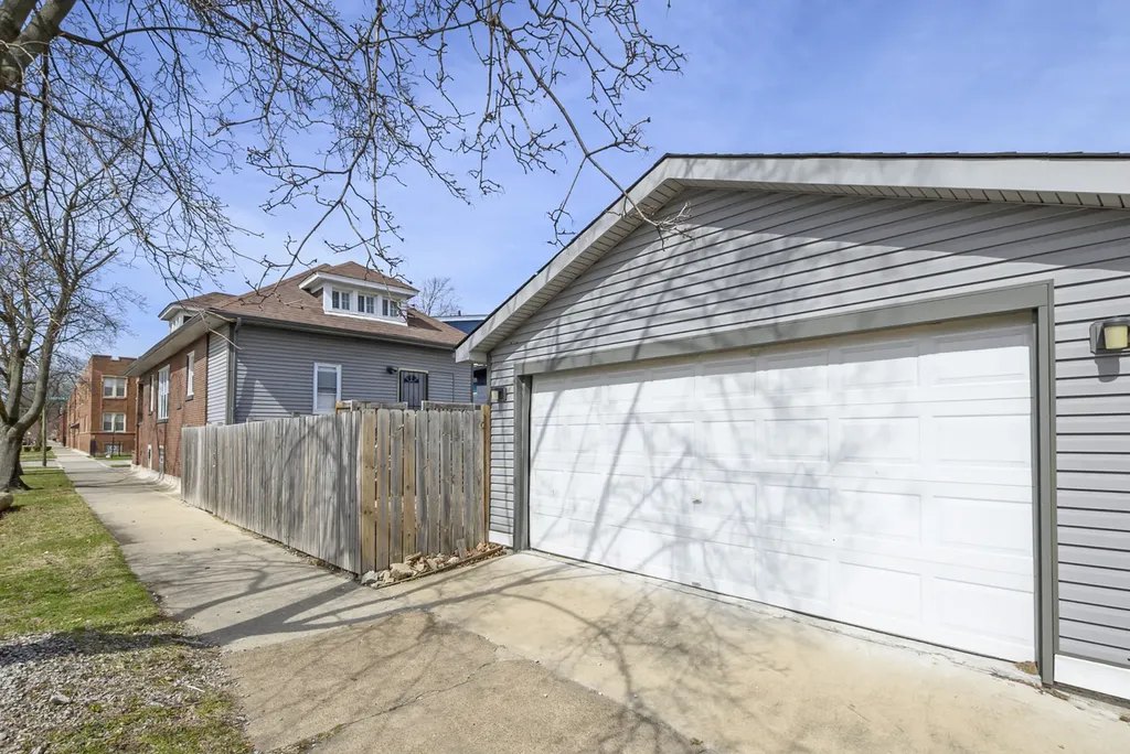 7359 South Vernon Avenue Chicago IL 60619