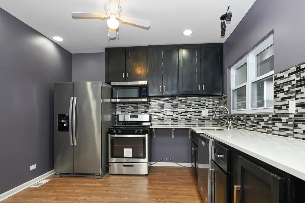 7359 South Vernon Avenue Chicago IL 60619