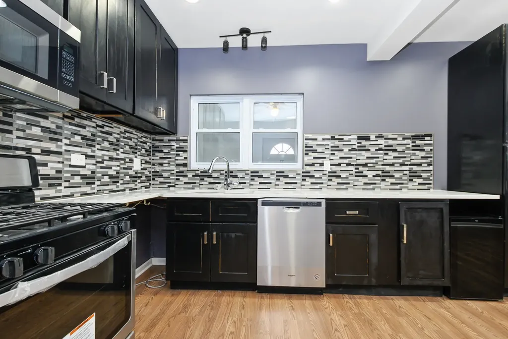 7359 South Vernon Avenue Chicago IL 60619