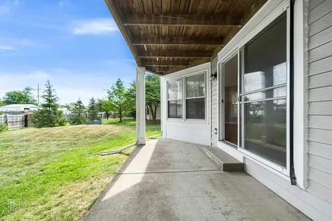 98 Willow Parkway Buffalo Grove IL 60089