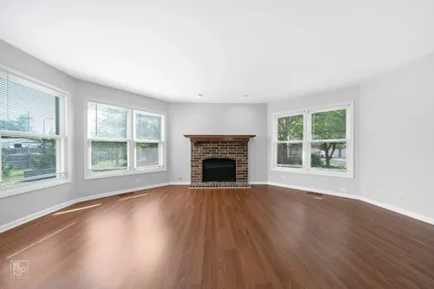 98 Willow Parkway Buffalo Grove IL 60089