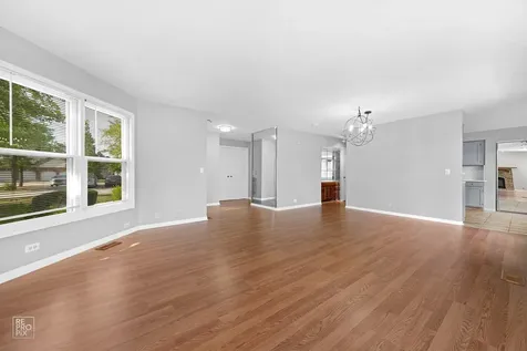 98 Willow Parkway Buffalo Grove IL 60089