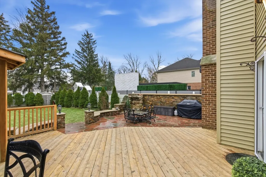 395 South Scott Street Elmhurst IL 60126