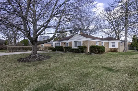 400 7TH Avenue Libertyville IL 60048