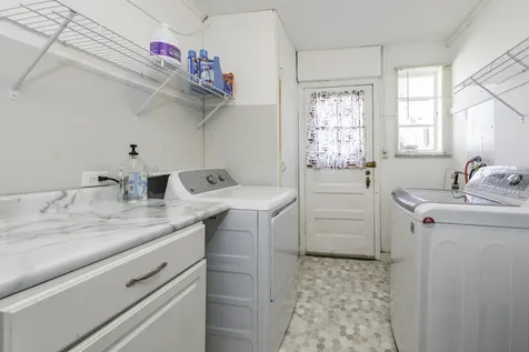 400 7TH Avenue Libertyville IL 60048
