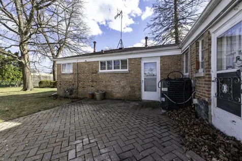 400 7TH Avenue Libertyville IL 60048