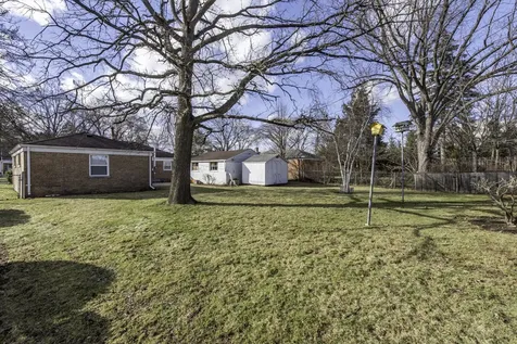 400 7TH Avenue Libertyville IL 60048