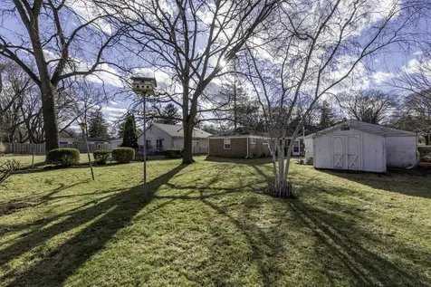 400 7TH Avenue Libertyville IL 60048