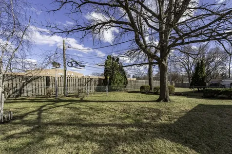 400 7TH Avenue Libertyville IL 60048