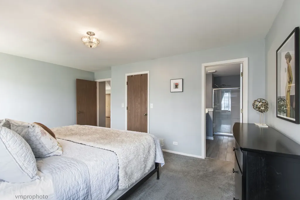 30W019 Juniper Court Warrenville IL 60555