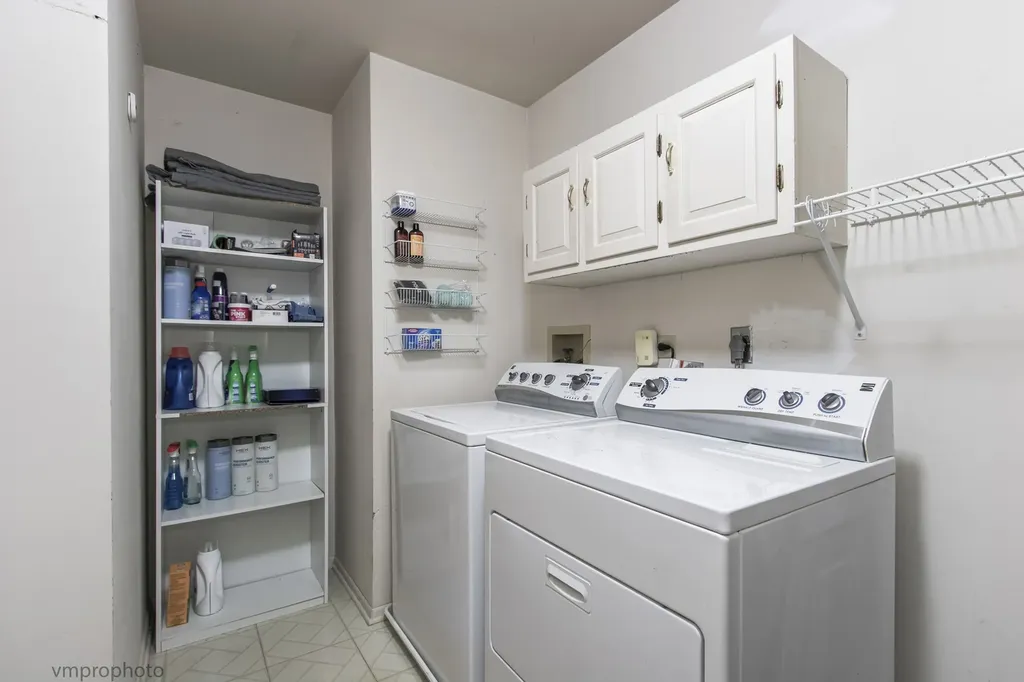 30W019 Juniper Court Warrenville IL 60555