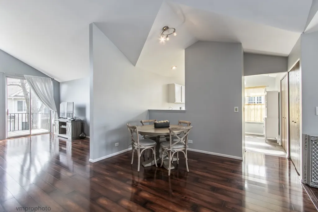 30W019 Juniper Court Warrenville IL 60555