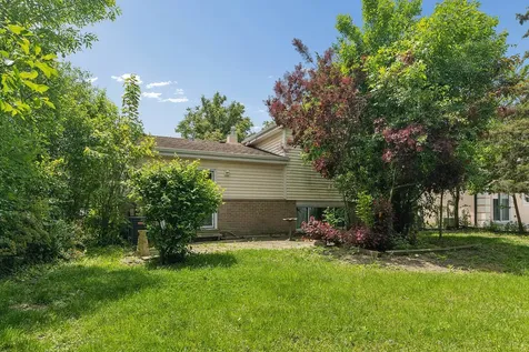 9018 Forest Lane E Hickory Hills IL 60457