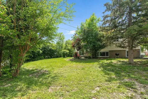 9018 Forest Lane E Hickory Hills IL 60457
