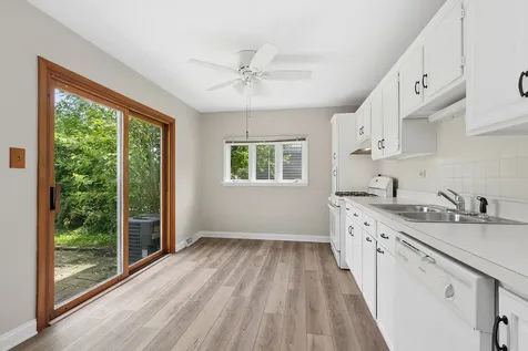 9018 Forest Lane E Hickory Hills IL 60457