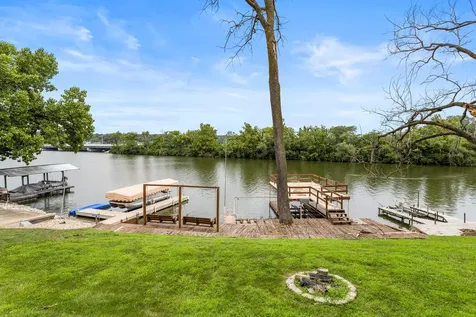 690 North Cove Court Decatur IL 62521