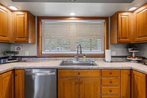 690 North Cove Court Decatur IL 62521