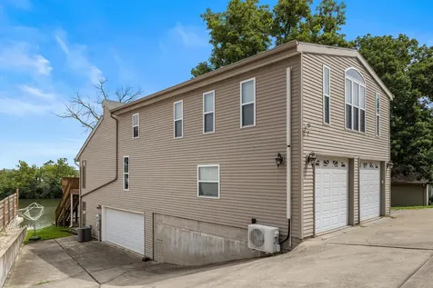 690 North Cove Court Decatur IL 62521