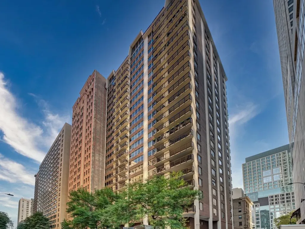 201 East Chestnut Street Chicago IL 60611