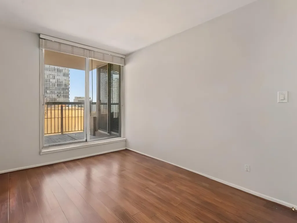 201 East Chestnut Street Chicago IL 60611